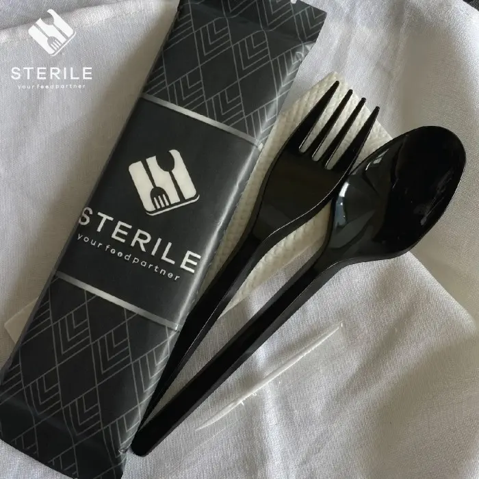 Set sendok plastik, garpu, tissue , tusuk gigi Premium Hitam 2