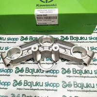Gambar Segitiga atas stang kawasaki ninja r (stang jepit) Original 31 maret dari Bajuku shopp Kota Administrasi Jakarta Utara 2 Tokopedia