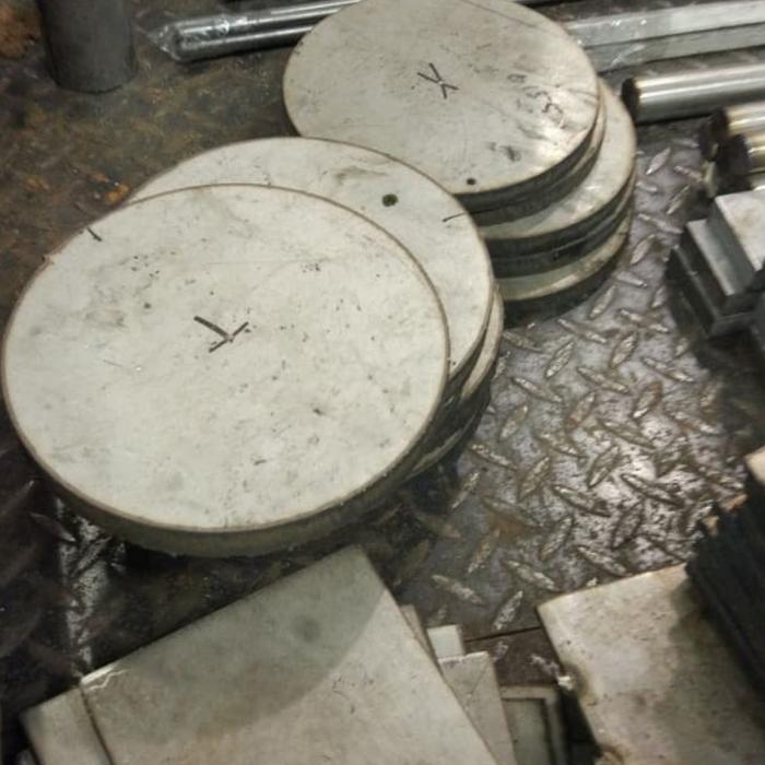 Gambar plat bulat stainless 304 tebal 22mm dari CAHAYA STAINLESS Kota Administrasi Jakarta Pusat Tokopedia