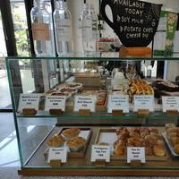 Gambar etalase kaca frameless donat alas kayu jati belanda 65x40x50 dari Kokay U Kota Administrasi Jakarta Timur 1 Tokopedia