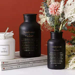 Vas Bunga Nordic Scandinavian Matte Bottle Flower Vase Holder 500 ML