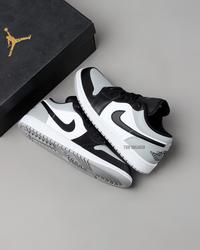 Gambar Air Jordan 1 Low Shadow Toe 100% Original Authentic BNIB - 40 dari TSM Sneaker Kota Administrasi Jakarta Selatan 3 Tokopedia