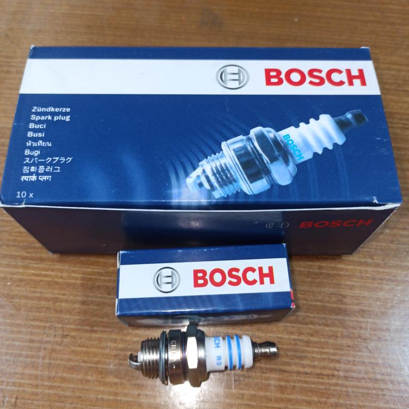 Busi Spark Plug Mesin Chainsaw Mesin Potong Rumput 0
