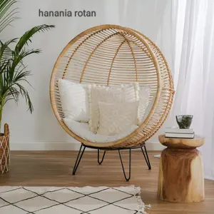Kursi taman /kursi pantai /kursi santai rotan setengah lingkaran