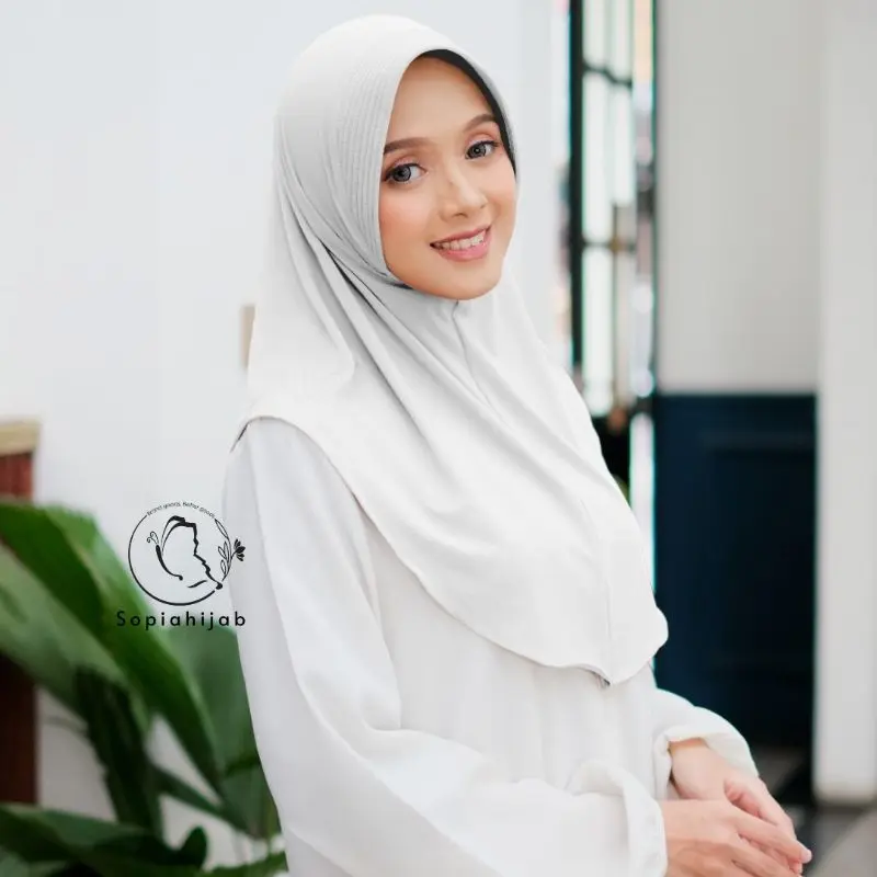 Laudya White