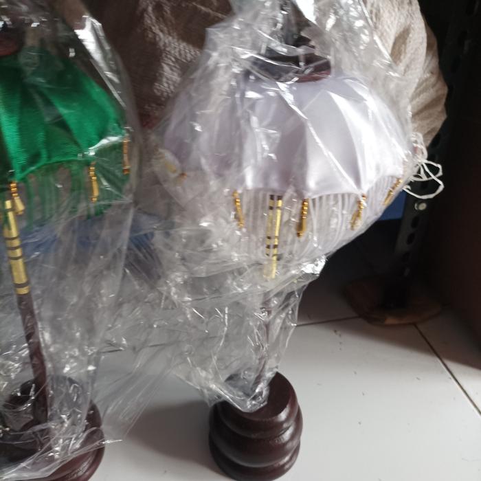 Gambar payung dekorasi 1 susun Bali mini HQ - Putih dari Bhaktilata Store undefined Tokopedia
