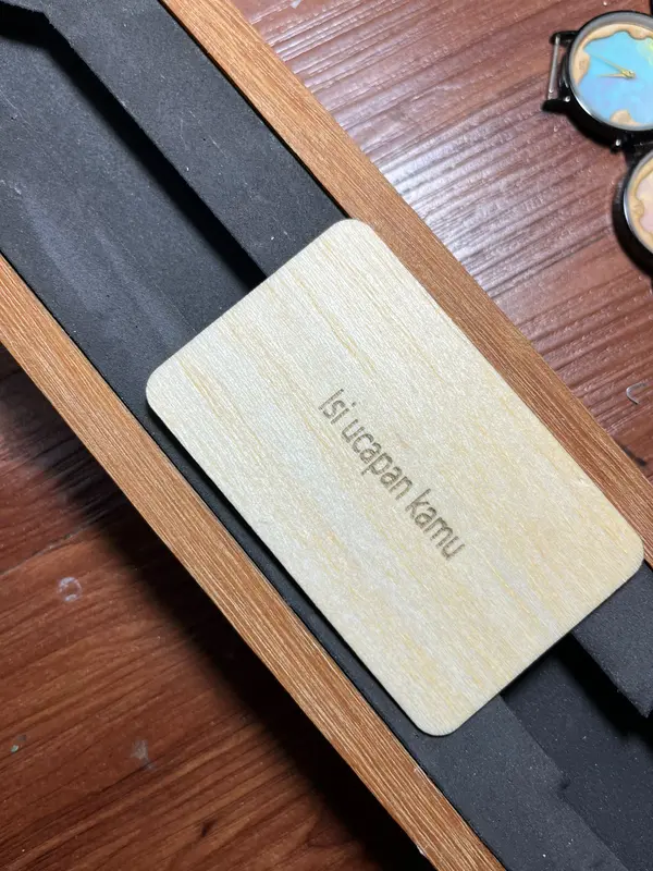 kartu ucapan kayu 0