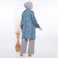 Gambar ZM Zaskia Mecca - Yetta Navy Tunik- Romansa Khatulistiwa Bunga Simpur dari ZM Zaskia Mecca Kab. Bogor 4 Tokopedia