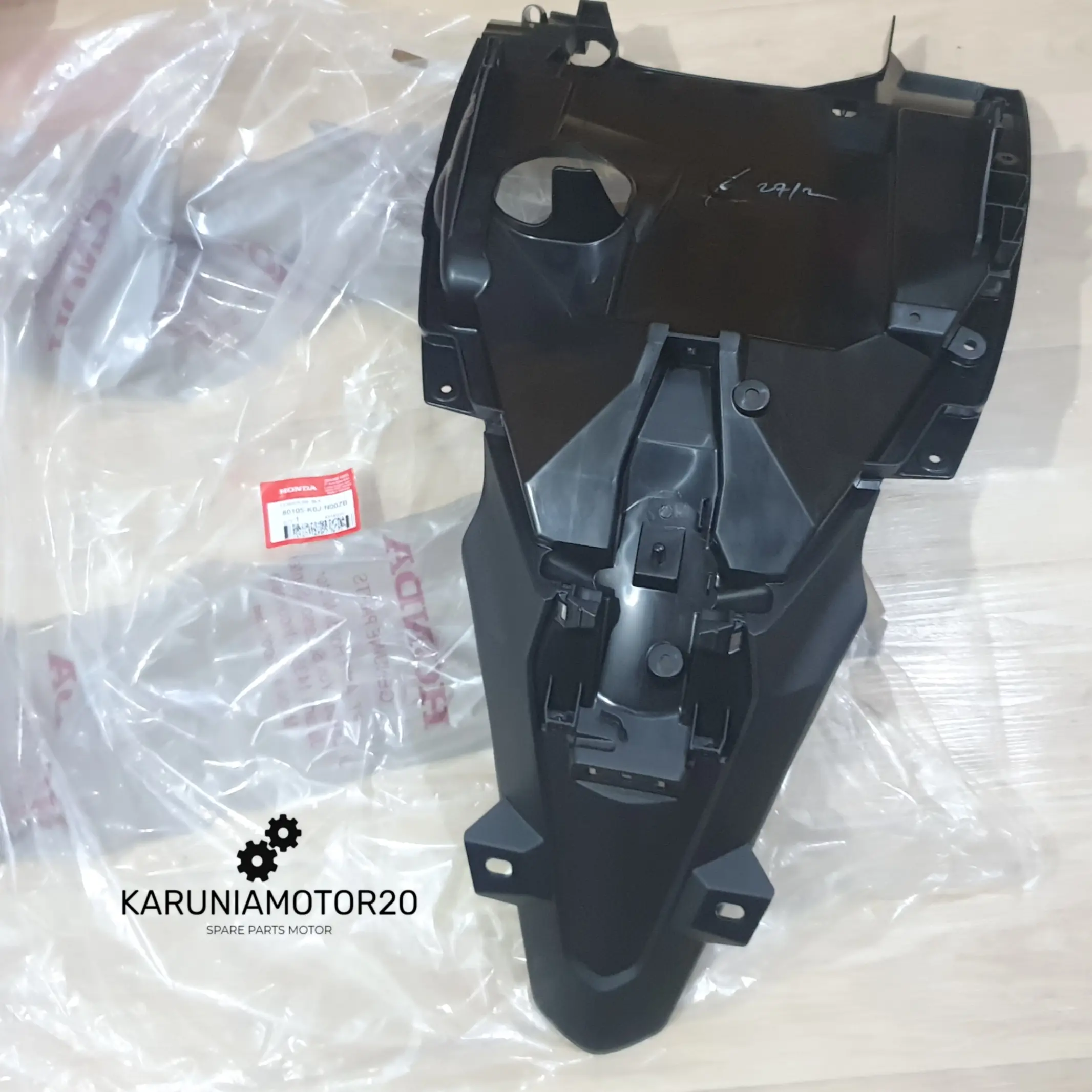 Spakbor Belakang Genio Original AHM 80105-K0J-N00ZB