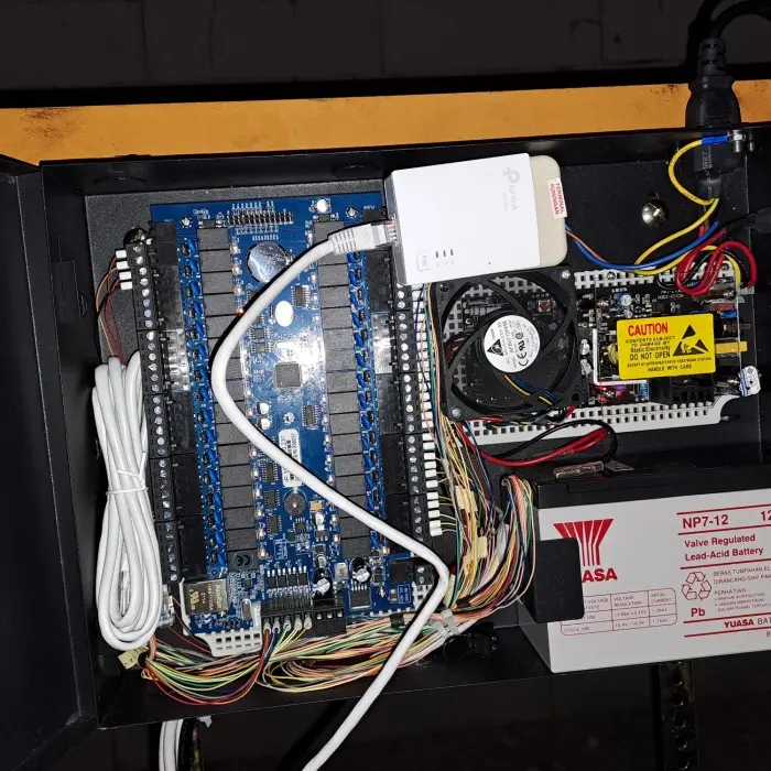 Controller Lift akses 32 lantai, controller + Box psu + battery 12v 7A 1