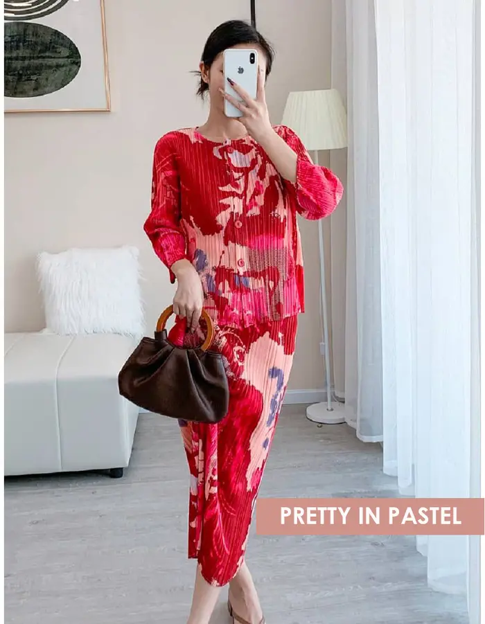 Gambar Premium Pleats Set Abstract Pattern (Long sleeves blouse + Midi Skirt) Baju Wanita Setelan Motif - Red dari Prettyinpastel28 Kota Administrasi Jakarta Selatan 3 Tokopedia