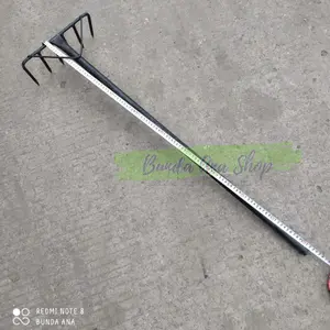 Garukan sampah gagang besi besar 6 jari