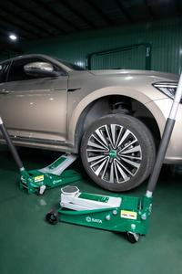 Gambar DONGKRAK CEPER 97813A HEAVY DUTY LOW PROFILE JACK 3 TON SATA dari SATA OS Kota Administrasi Jakarta Utara 3 Tokopedia