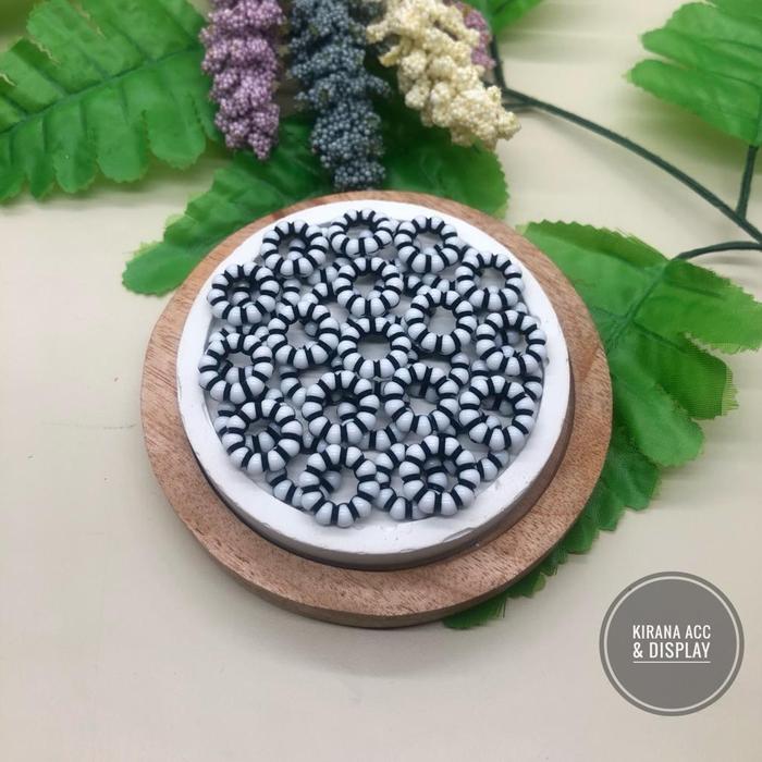Gambar 450 gr Mote / Manik Dasar Putih Garis Warna Ring Bulat dari Kirana Accessories & Display Kota Administrasi Jakarta Barat 3 Tokopedia