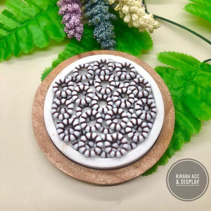 Gambar 450 gr Mote / Manik Dasar Putih Garis Warna Ring Bulat dari Kirana Accessories & Display Kota Administrasi Jakarta Barat 2 Tokopedia