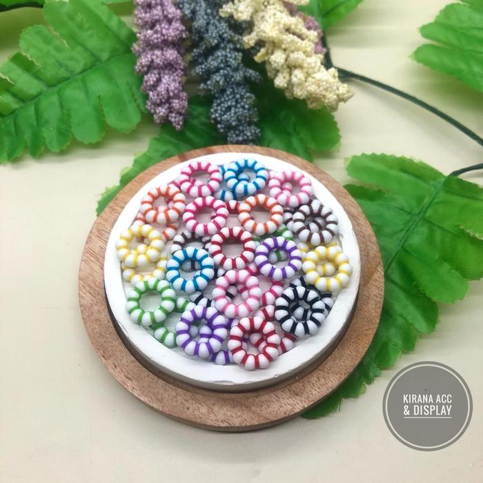 Gambar 450 gr Mote / Manik Dasar Putih Garis Warna Ring Bulat dari Kirana Accessories & Display Kota Administrasi Jakarta Barat Tokopedia