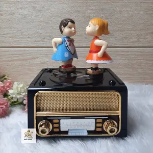 Kotak Musik Radio Pajangan Dekorasi Meja Vintage Klasik