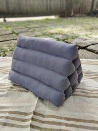 Gambar Bantal Thailand / Bantal Segitiga / Triangle Pillow Full Ungu dari Elha Interior Kota Denpasar 1 Tokopedia