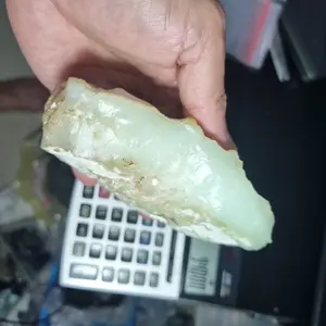 CHRYSOPHRASE ROUGH TOP GRADE 06