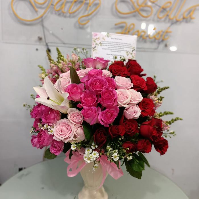 Gambar Bunga Meja Bunga Cantik Bunga Fresh table flower rangkaian bunga meja mawar asli bunga ultah dari Gaby Bella Florist Kota Administrasi Jakarta Selatan Tokopedia