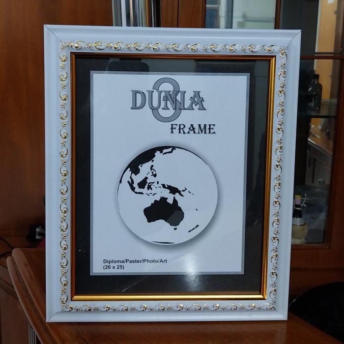 Gambar Bingkai Foto 8R 20X25cm Motif Ukir White Gold Free Bubblewrap dari KnRAcc Kota Bandung Tokopedia