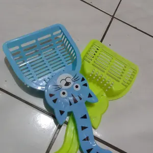 scoop pasir-scoop gambar kucing