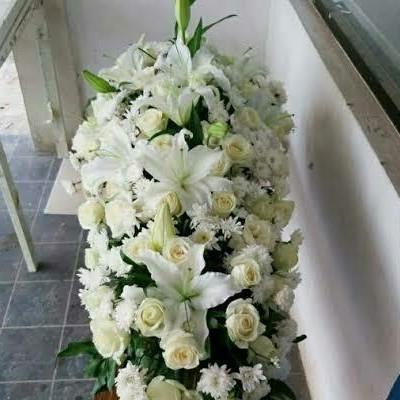 Gambar Bunga Tutup Peti Duka Cita Rangkaian Bunga Duka Bunga Kedukaan Bunga Salib Bunga Krans Bunga Mawar Putih dari Gaby Bella Florist Kota Administrasi Jakarta Selatan Tokopedia