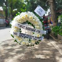 Gambar Standing Dukacita 209 - Standing flowers Bunga bunga Selamat bunga duka cita bunga krans bunga dari Gaby Bella Florist Kota Administrasi Jakarta Selatan 2 Tokopedia