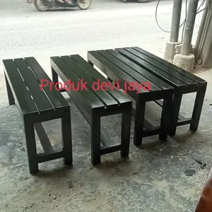 bangku tunggu kayu