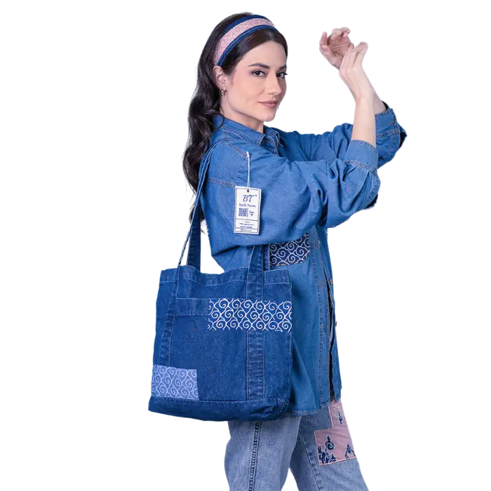 Gambar BATIK TRUSMI Denim Life Series Freebies Denim Kombinasi Batik - Tote Bag Light dari BT Batik Trusmi Official Kab. Cirebon 5 Tokopedia