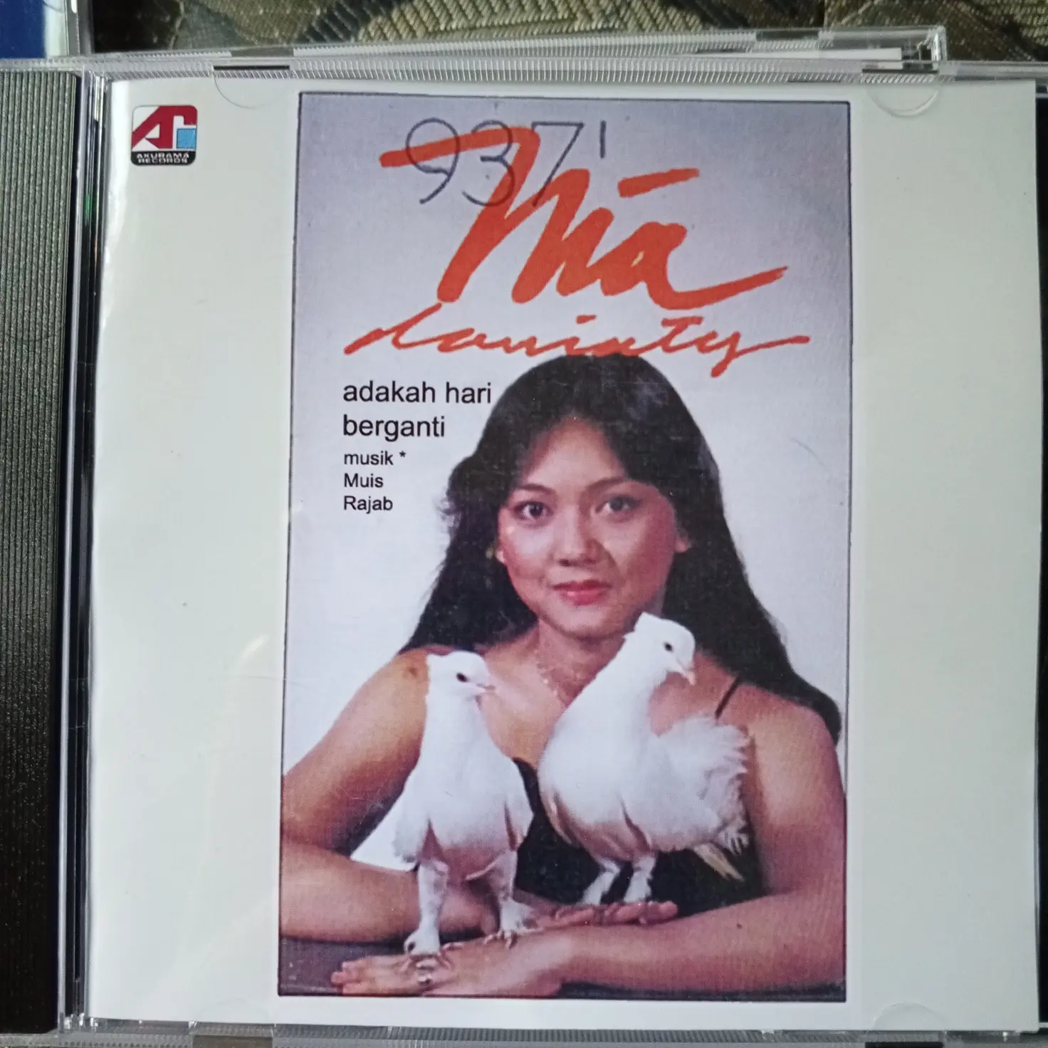 CD NIA DANIATY ADAKAH HARI BERGANTI