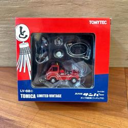 Tomica Limitata Vintage 1/64 LV-68c Subaru Sambar Pompa Fire Engine Con Figura – Modellino Da Collezione