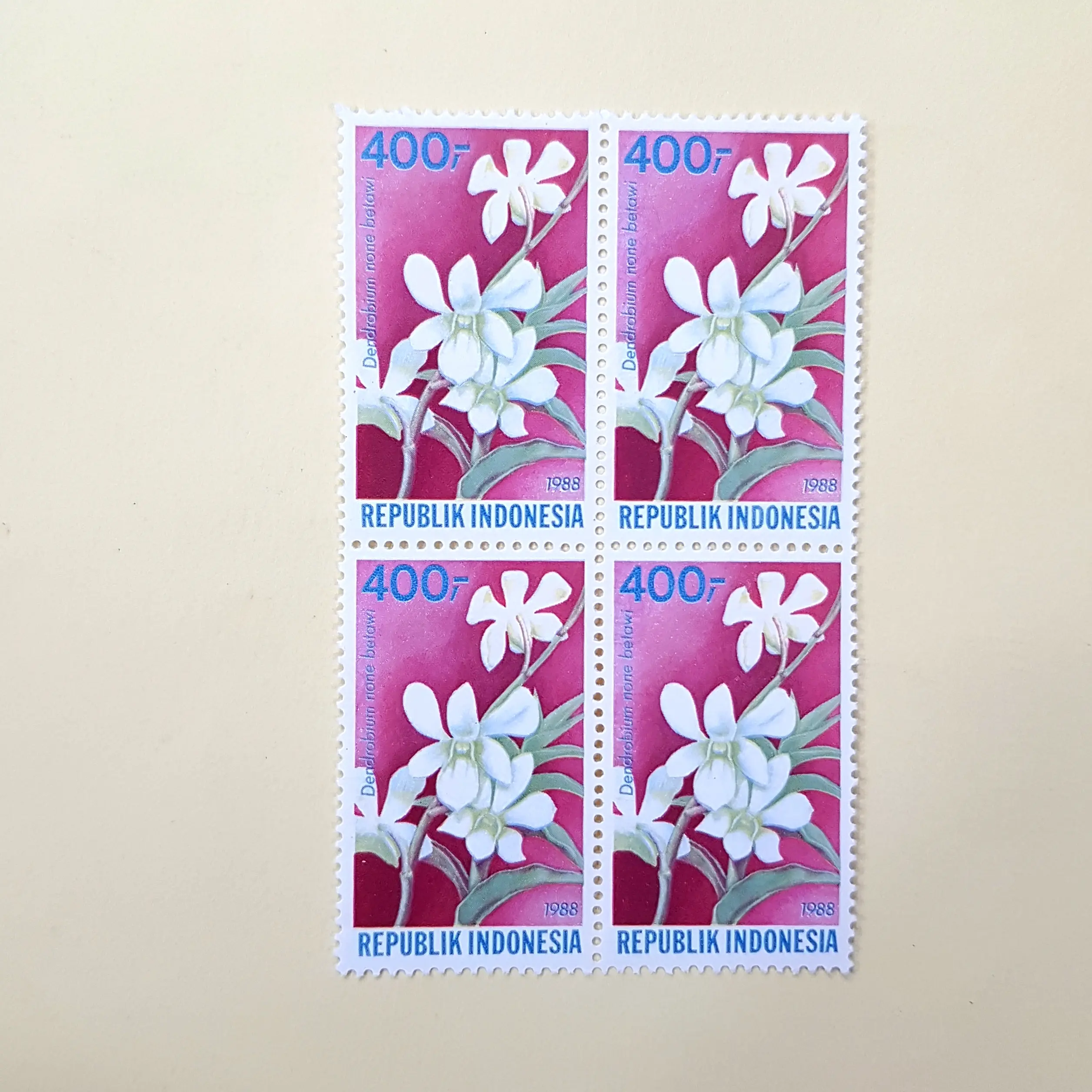 Prangko INDONESIA 1988. BUNGA ANGGREK • Dendrobium none betawi. Blok-4