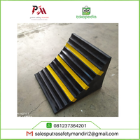 Gambar KARET PENGGANJAL RODA BAN TRUK RUBBER WHEEL STOPPER 25 x 25 CM dari Putra safety mandiri 2 Kota Administrasi Jakarta Utara 2 Tokopedia