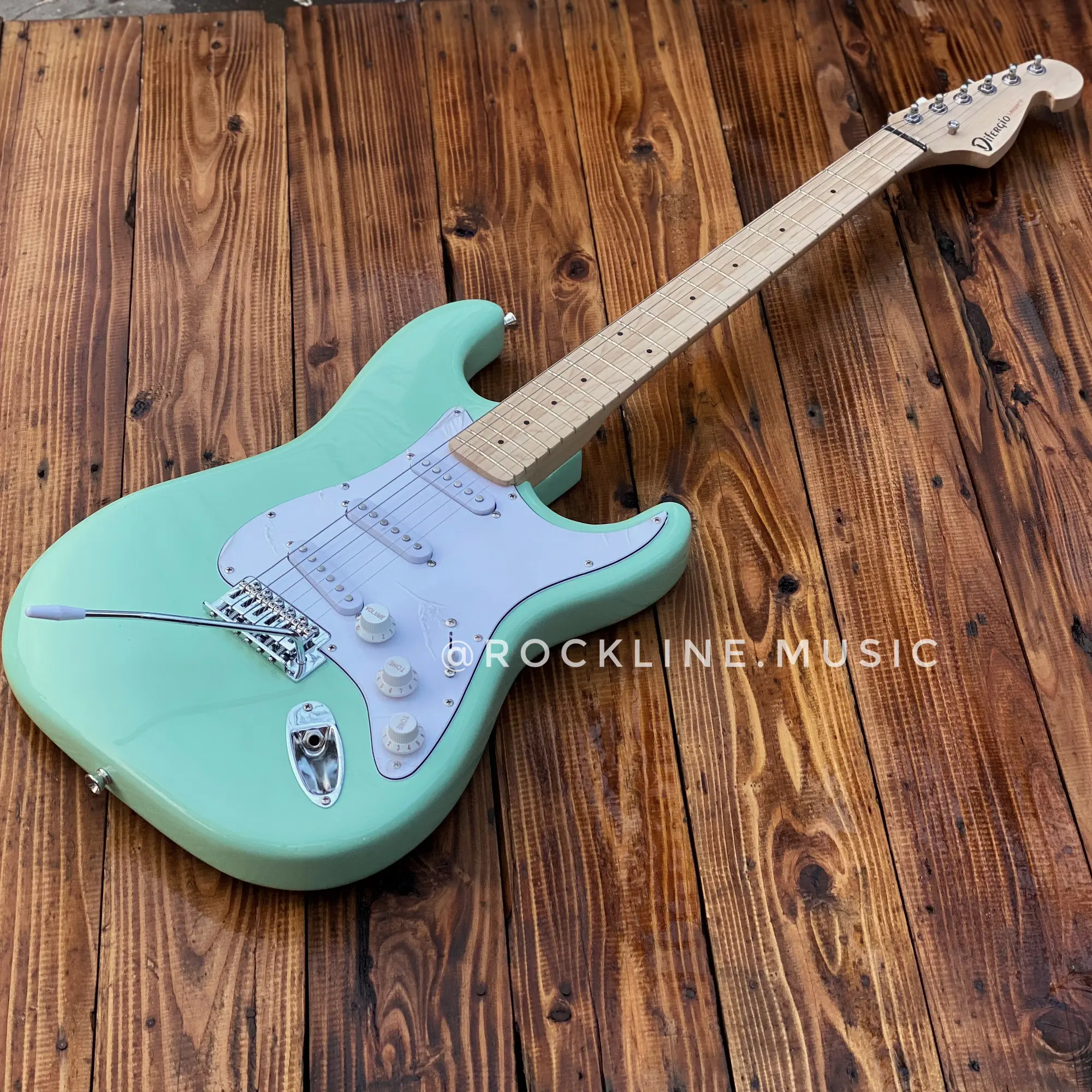 gitar elektrik difergio stratocaster
