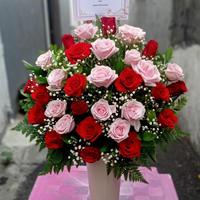 Gambar Bunga Meja Bunga Cantik Bunga Fresh Bunga Hiasan rangkaian bunga fresh mawar pink merah kado ultah hadiah ultah bunga pot dari Gaby Bella Florist Kota Administrasi Jakarta Selatan 2 Tokopedia