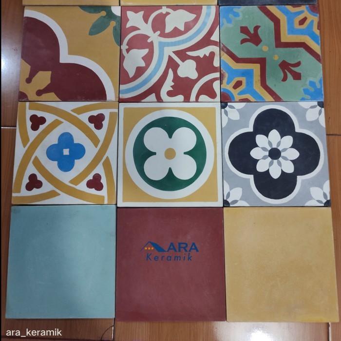 Tegel Ubin 20x20 / Tegel Vintage Klasik / Ubin Tegel Motif Random 0