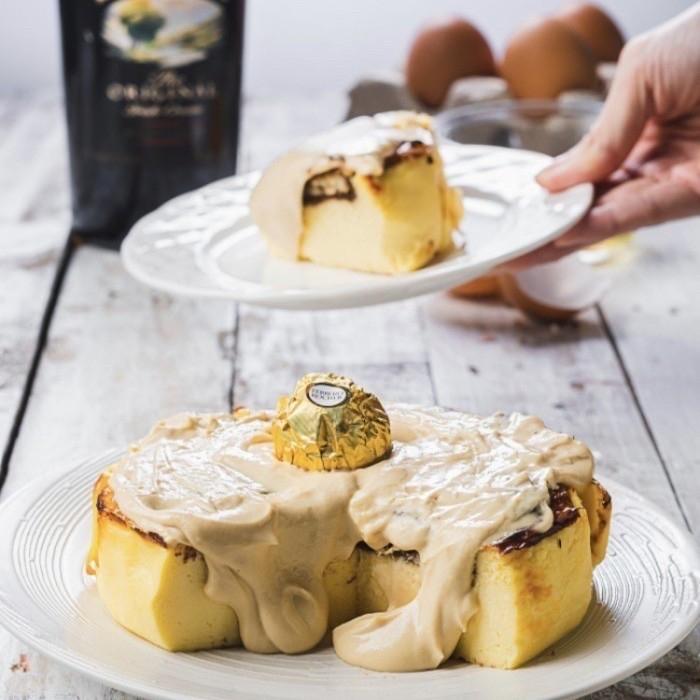 Gambar Baileys Basque Burnt Cheesecake - kue ulang tahun dan hari raya - 12cm dari AngelCakery Alam Sutera Kota Tangerang Selatan Tokopedia