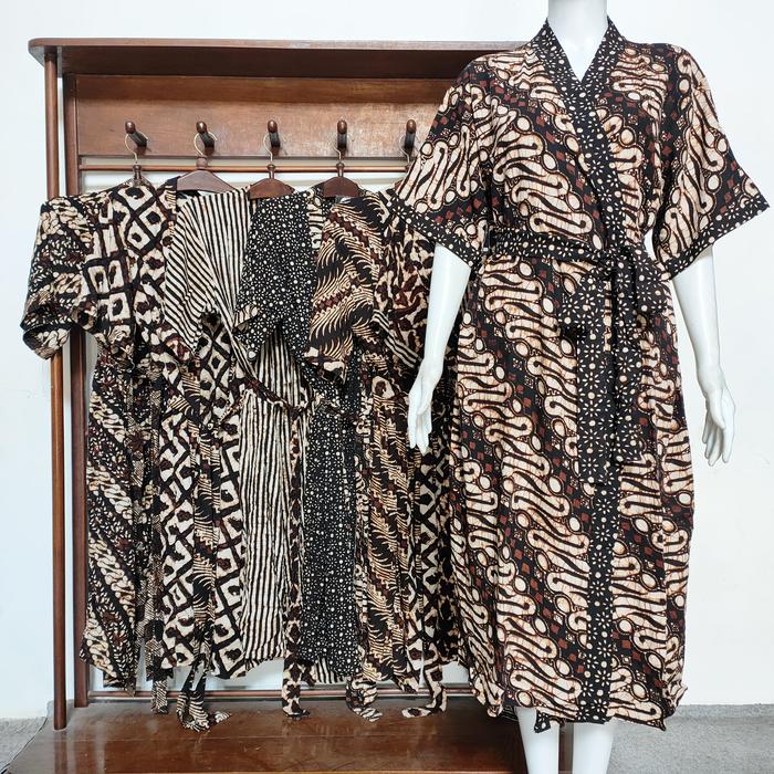 Gambar BATIK AIS Kimono Jumbo Rayon Premium Sogan Klasik Outer Baju Spa, Melahirkan, Rias, Menyusui dari BATIK AIS Kota Pekalongan Tokopedia