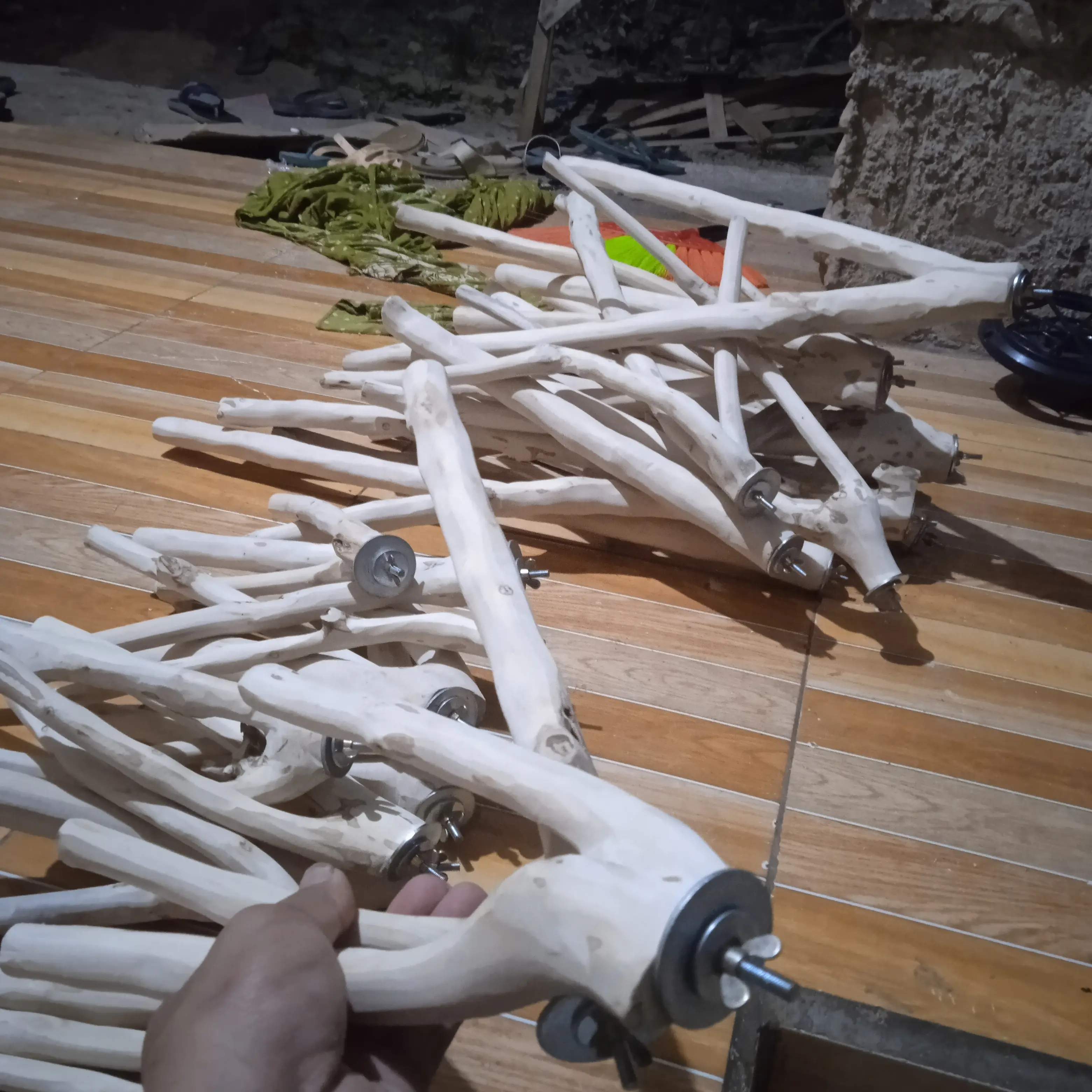 perch tangkringan burung kayu kopi model cabang dengan baut ring plat
