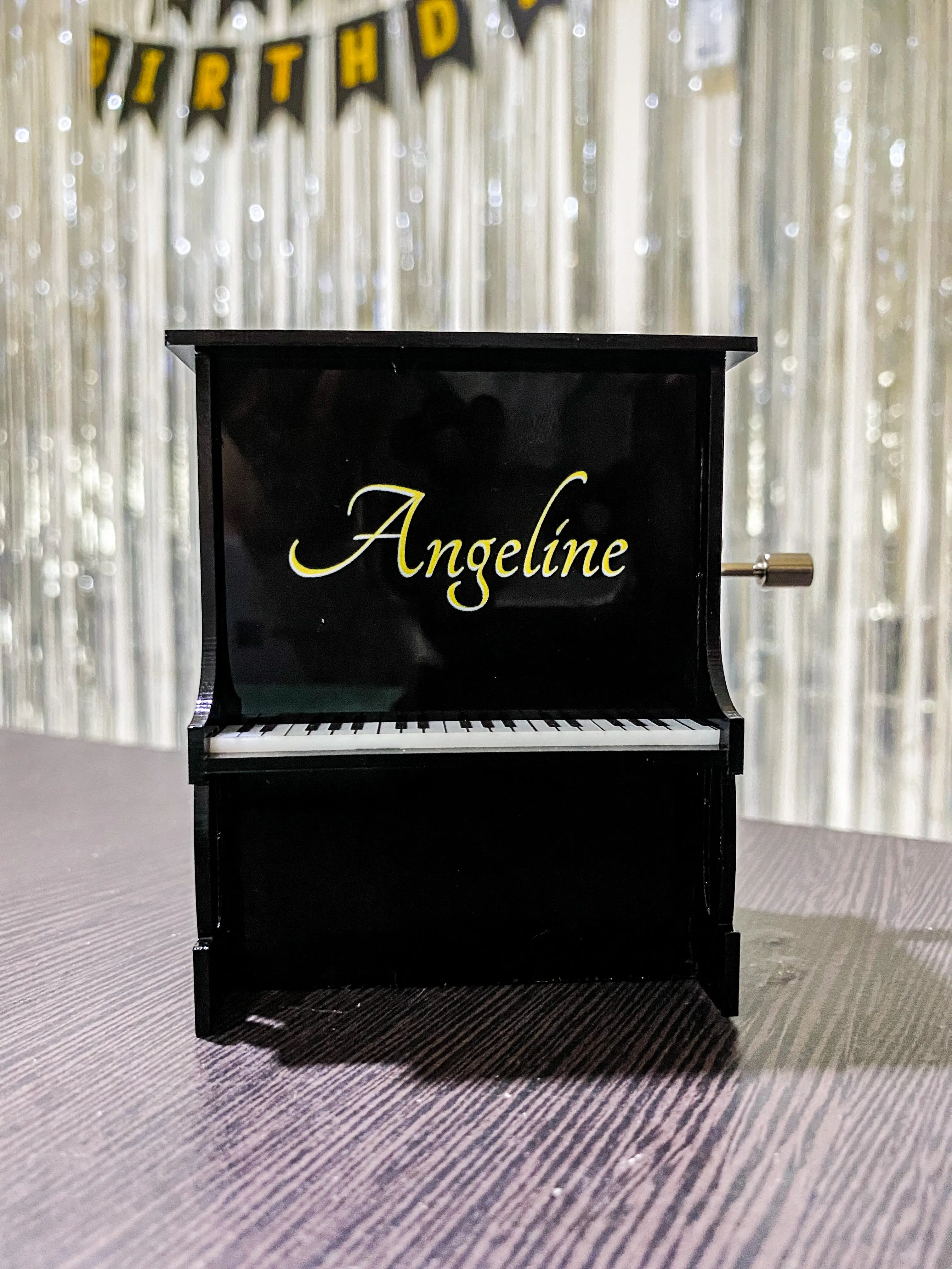 Music Box Piano Custom Nama (Kotak Musik Putar Akrilik)