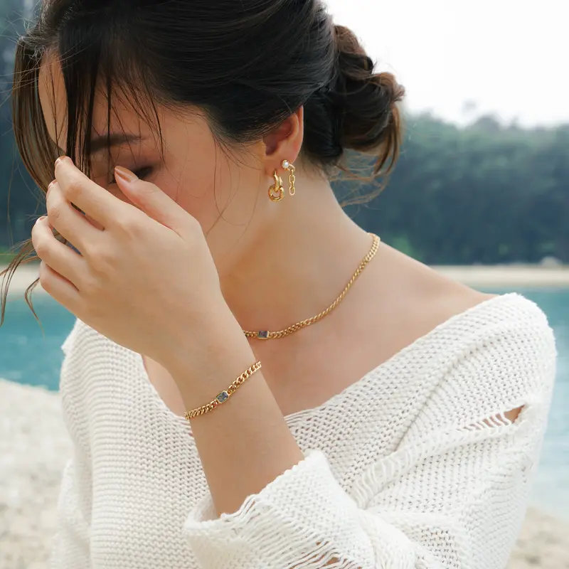 MDC x Gelangelicca - Kendra Aquamarine Bracelet - Hypoallergenic 4