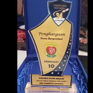 plakat akrilik custom + box bludru ukuran 20x10 cm proporsional tebal 1cm