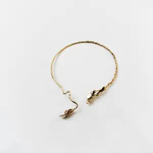 Wutuh Necklace Rumme Solid Brass coated with gold/silver water pearl