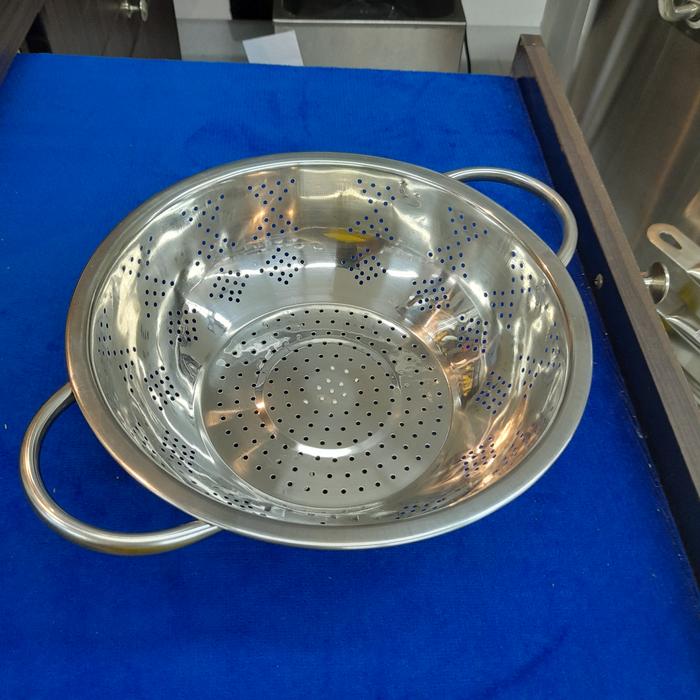 Gambar BEGKAI Colander Stainless 24cm / Saringan Masak #COL-25 dari Toko Cuci Gudang Alat Dapur Kota Administrasi Jakarta Selatan Tokopedia