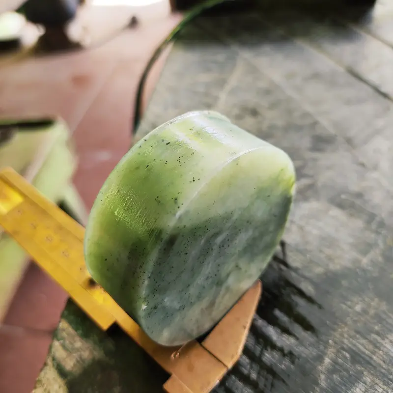 Lempengan Giok Nephrite 4