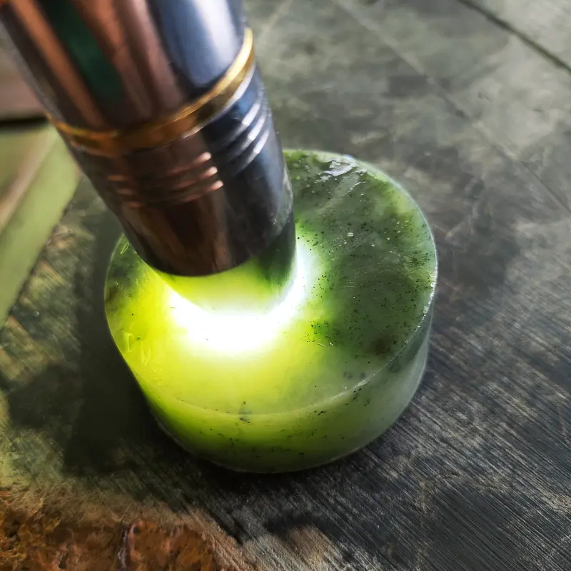 Lempengan Giok Nephrite 1