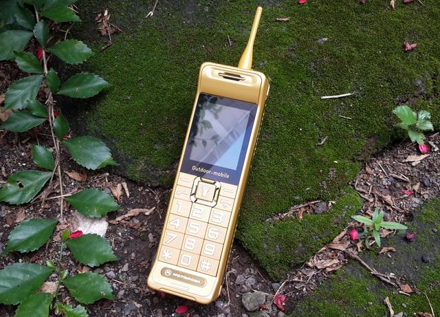 Gambar Hape Unik Jumbo Brick Phone C3 New Vintage Classic Phone dari CNC phoneshop Kota Administrasi Jakarta Pusat Tokopedia