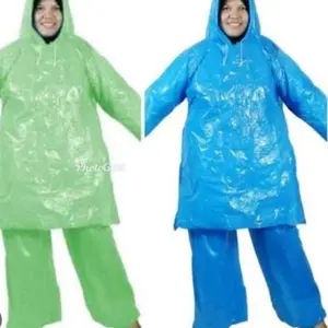 Jas Hujan Plastik Stelan Ponco Pria Wanita Dewasa Tebal Sekali Pakai Bahan Berkualitas Tahan Lama Perlindungan Optimal Ukuran All Size Muat Sampai BB 70kg tebal 0,4