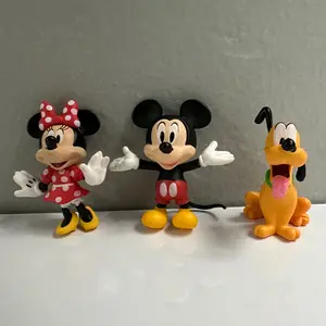 DISNEY 100 MICKEY MOUSE Mini Figure Set Cow Play Cow Moo CPCM